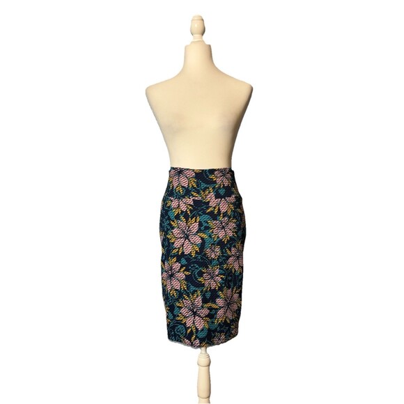 LULAROE Cassie Pencil Skirt Floral Textured Stretch Size S EUC - Picture 2 of 7